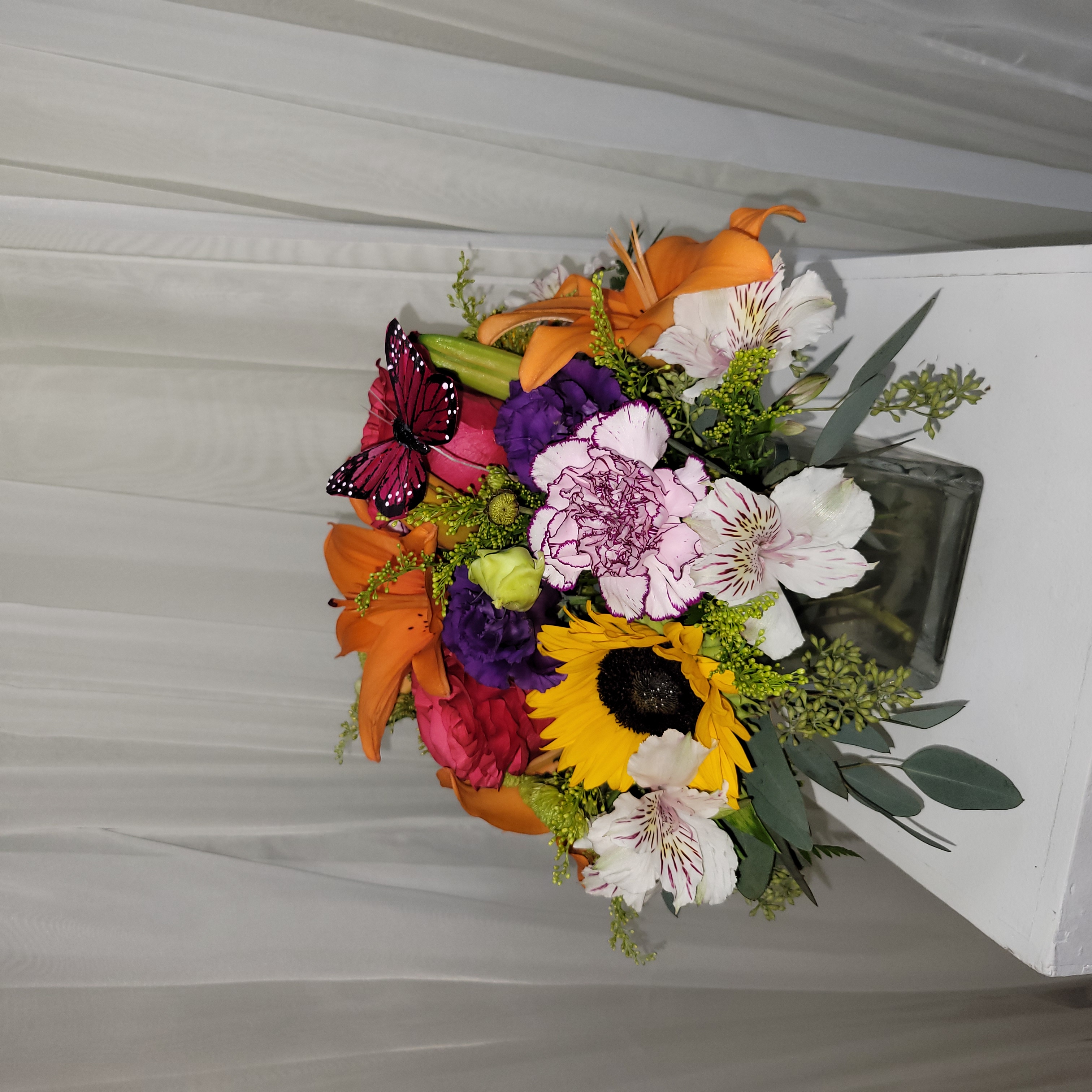 Square vase mix flowers 